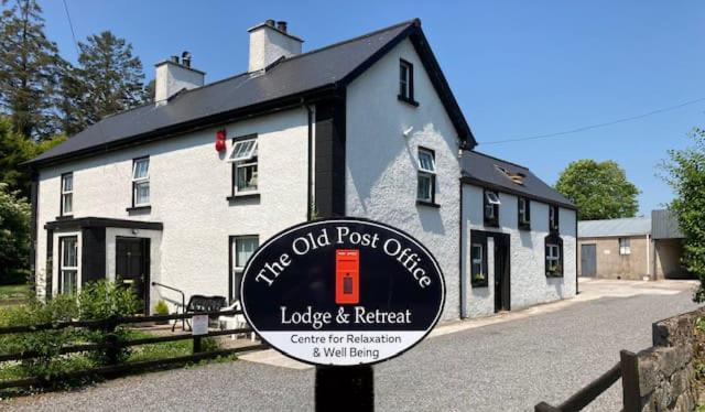 The Old Post Office Lodge Enniskillen Bagian luar foto