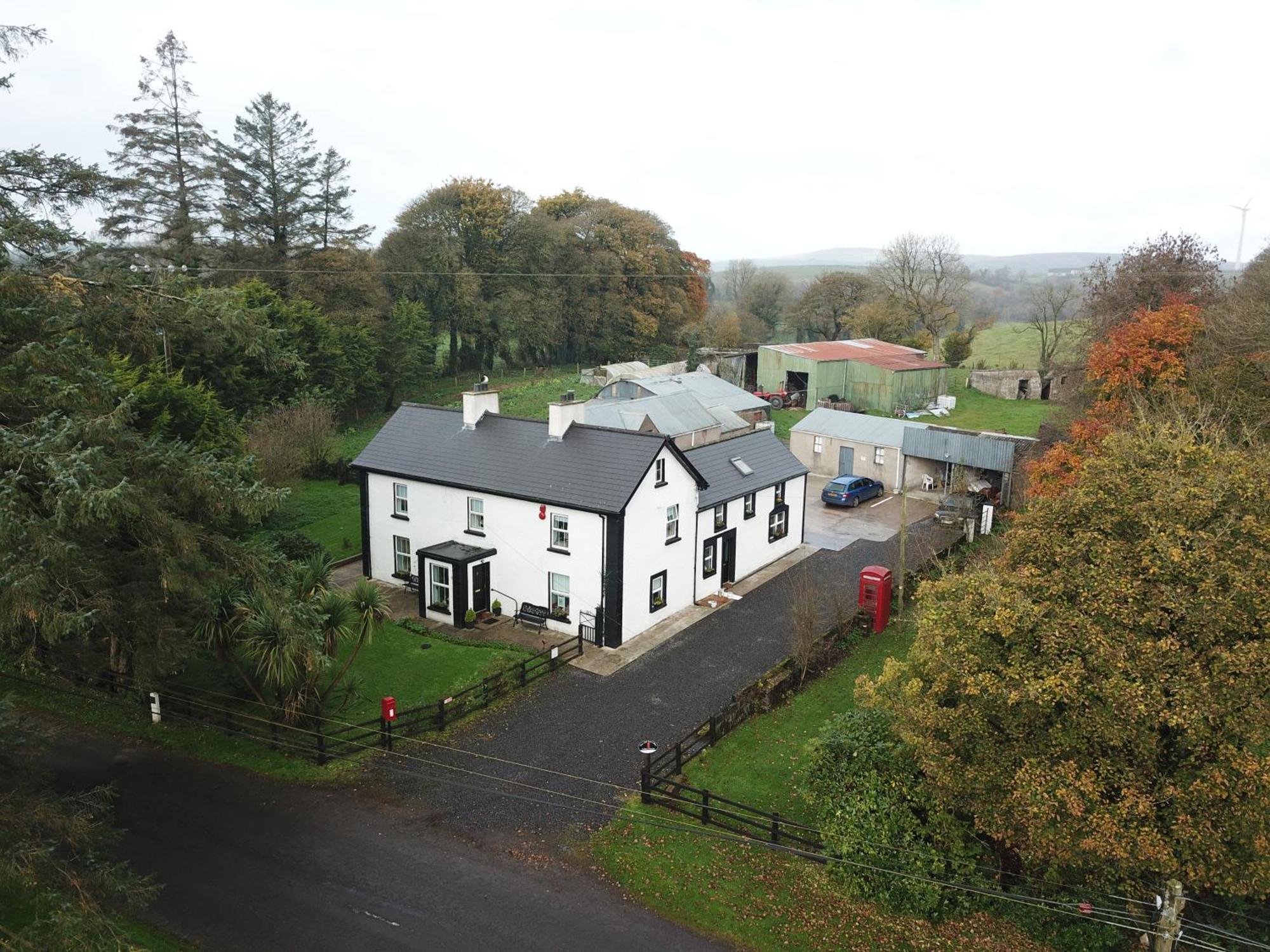 The Old Post Office Lodge Enniskillen Bagian luar foto